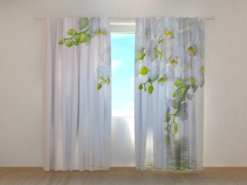 Aizkari ar baltām orhidejām uz balta fona - Maigums 2. versija 180 x 140 cm (2X 90x140 cm) / SCREEN E-interjers.lv