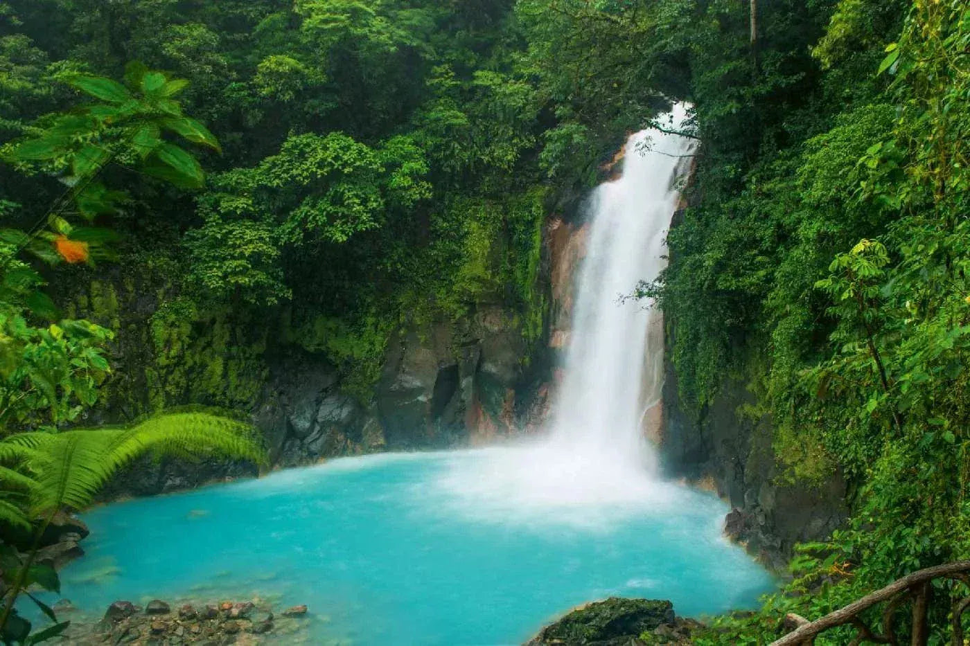 Fototapetes ar ūdenskritumu - Rio Celeste ūdenskritums, (375x250 cm) D-ART