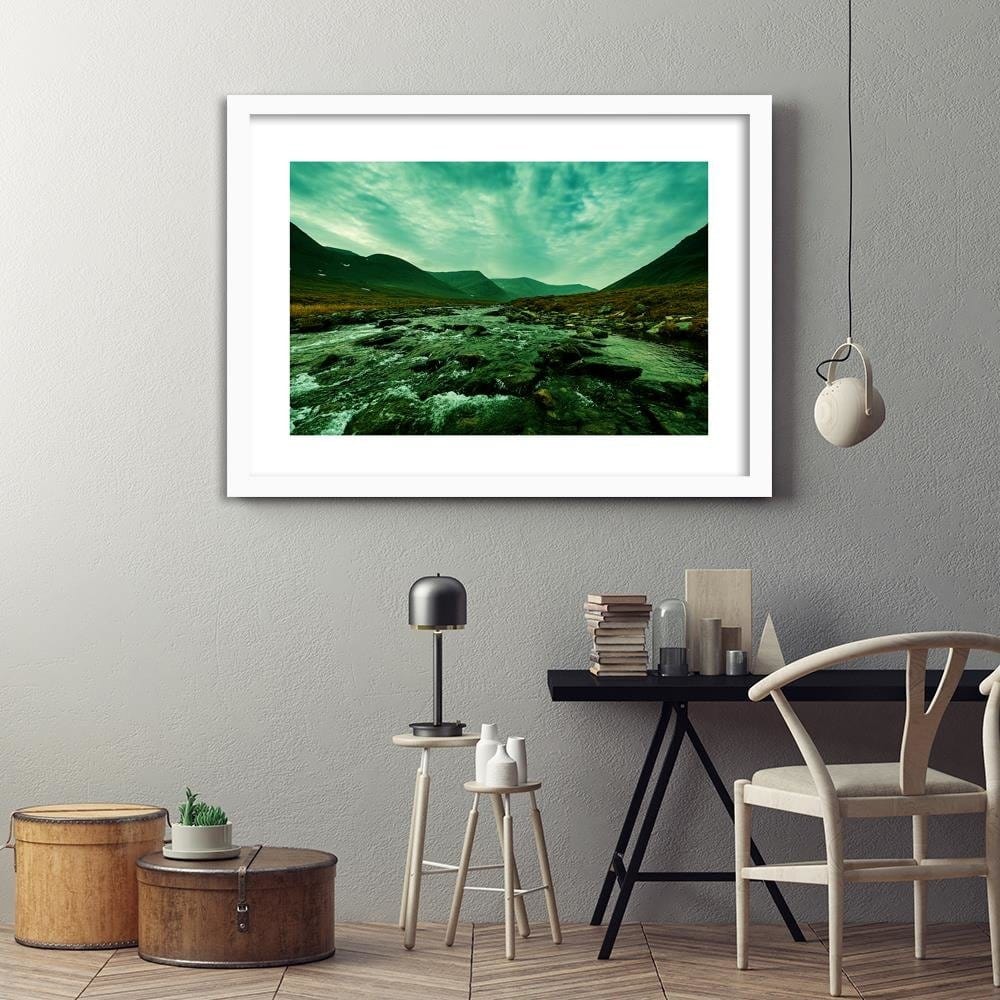 Glezna baltā rāmī - Wild River In The Green Home Trends DECO
