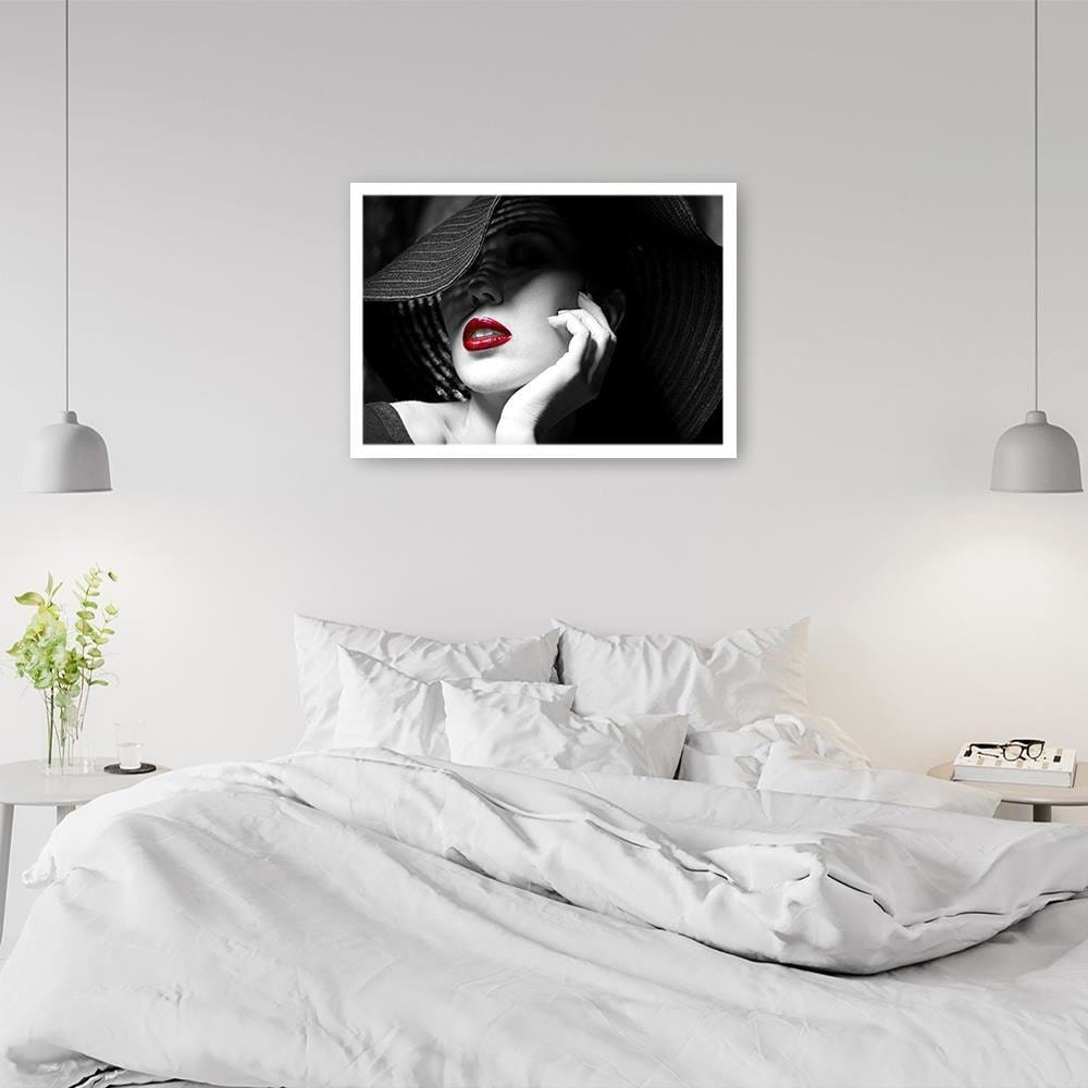 Glezna baltā rāmī - Woman In The Hat Home Trends DECO