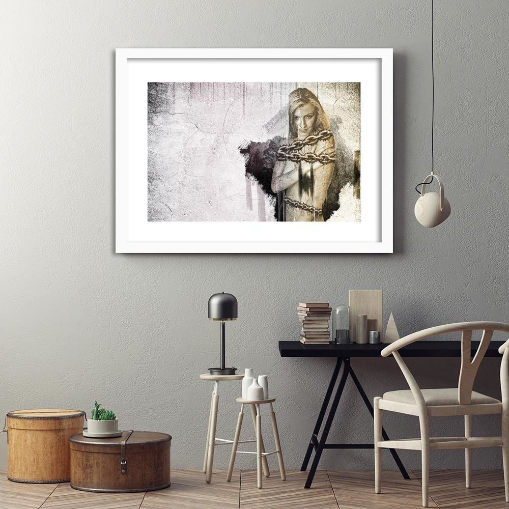Glezna baltā rāmī - Woman With Chain Home Trends DECO