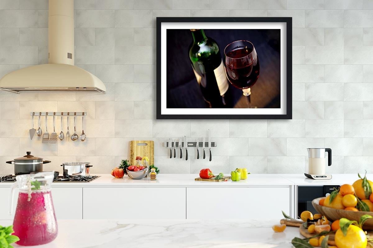 Glezna melnā rāmī - A Bottle Of Wine And A Glass Home Trends