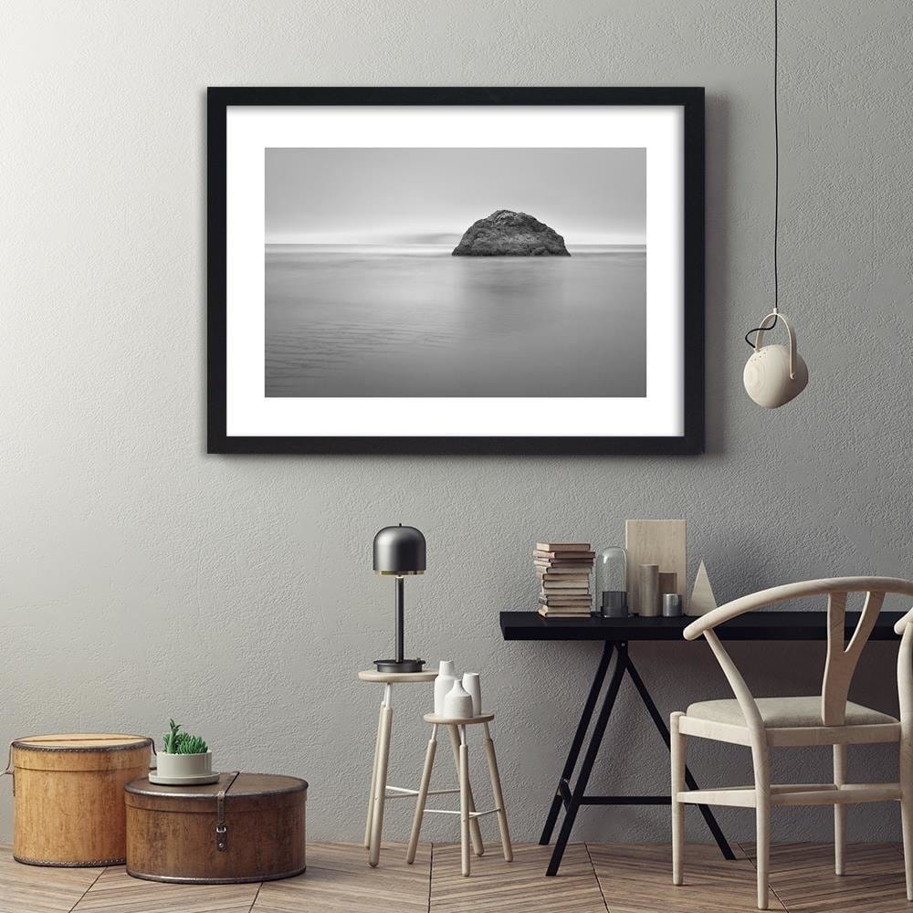 Glezna melnā rāmī - A Rock In The Sea At Dusk 2 Home Trends