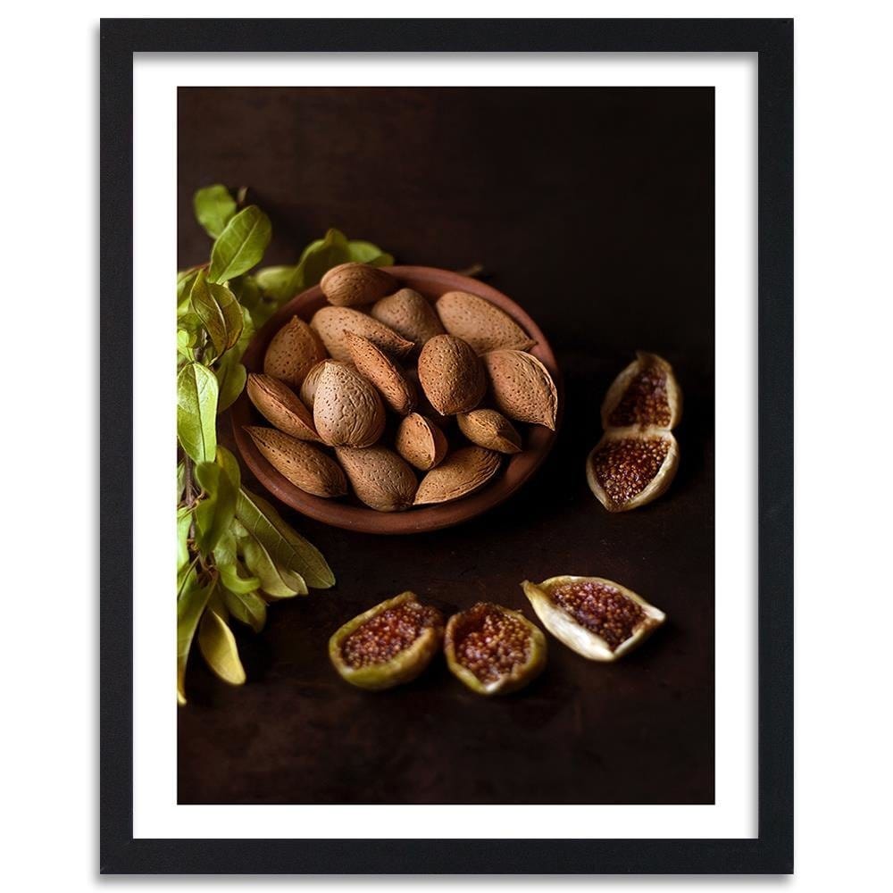 Glezna melnā rāmī - Almonds In The Shell Home Trends