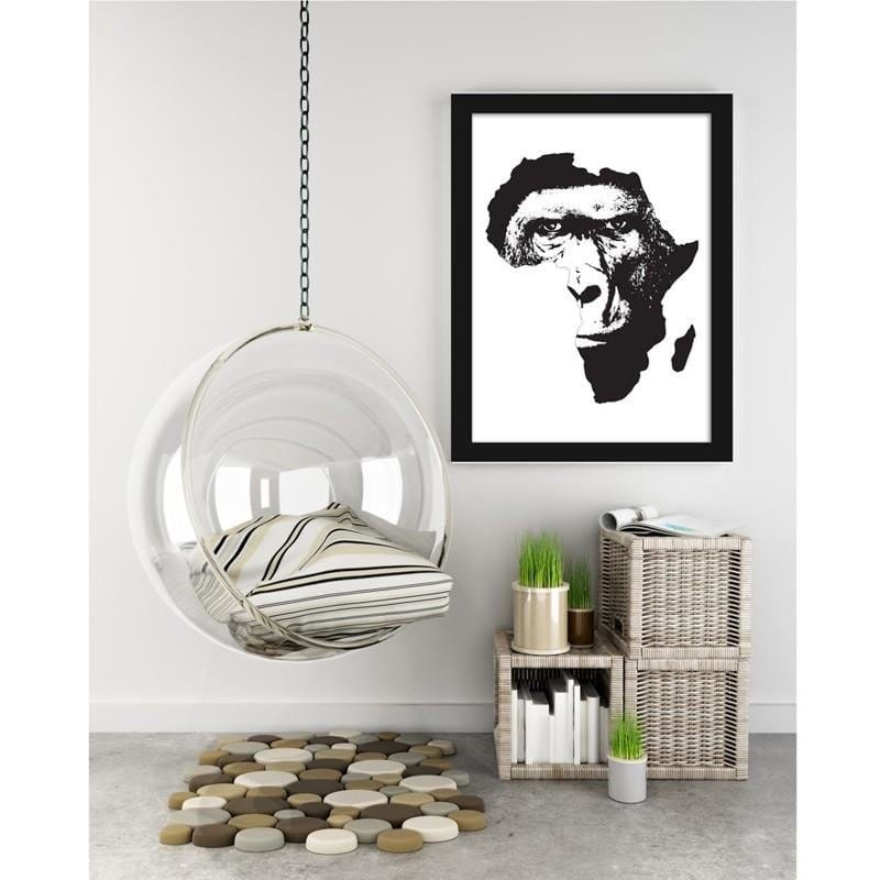 Glezna melnā rāmī - An illustration of a gorilla against the background of Africa Home Trends