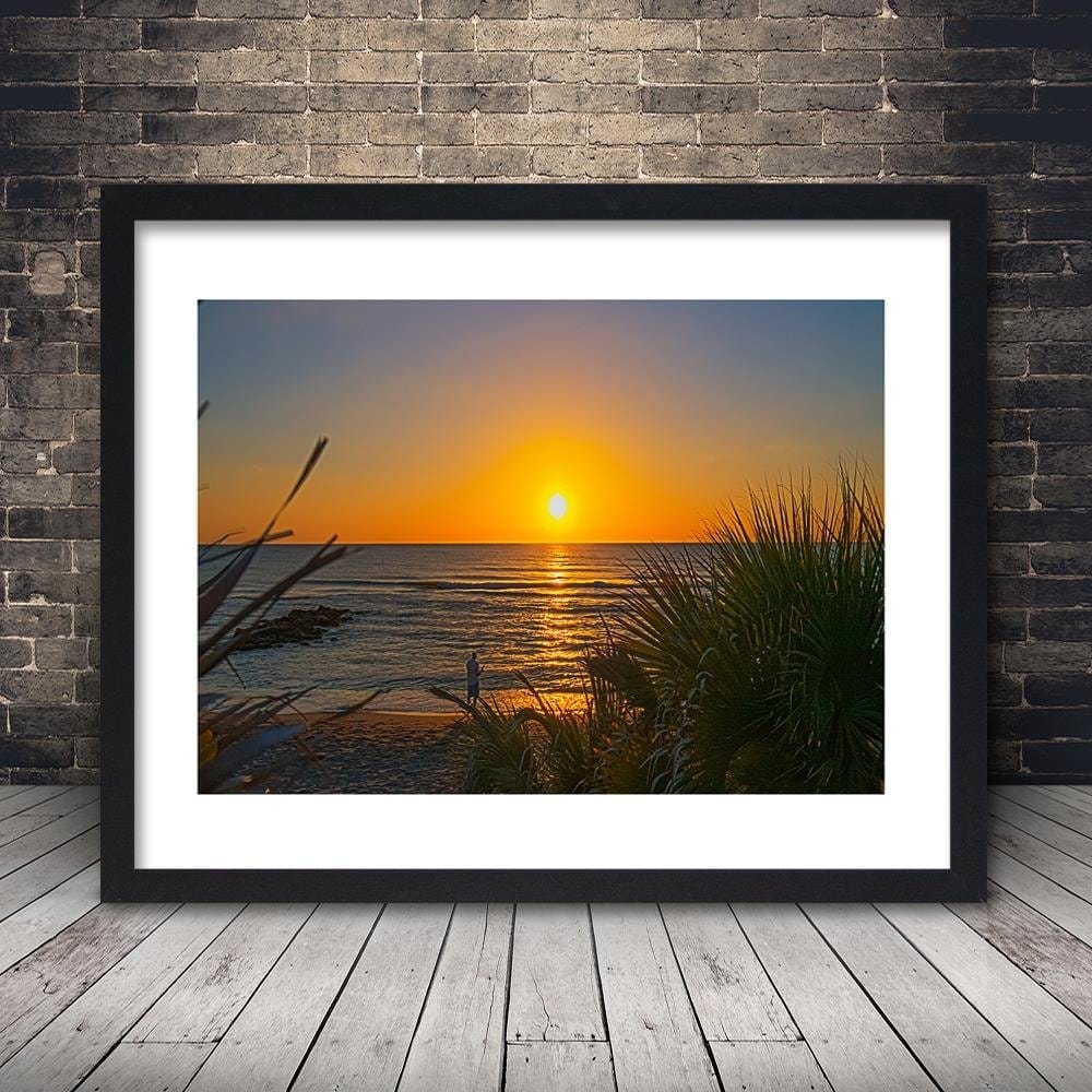 Glezna melnā rāmī - Angler And Sunset Home Trends