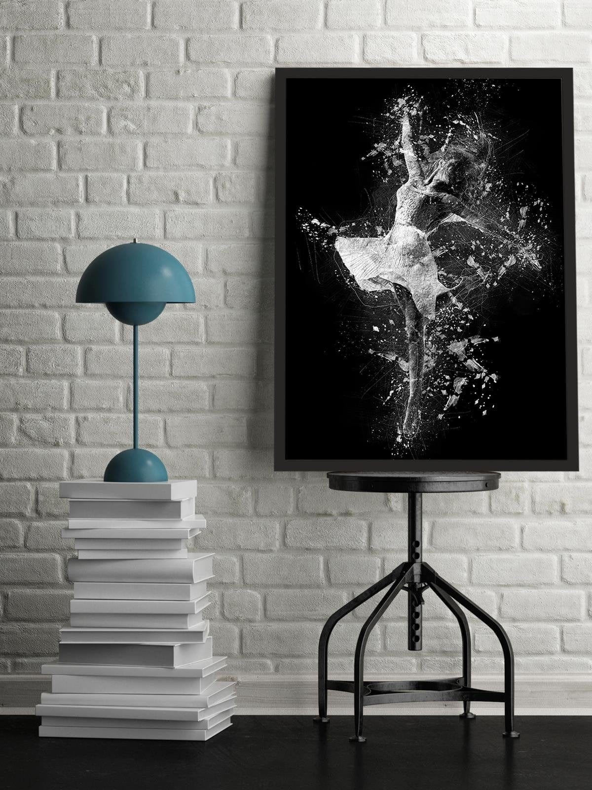 Glezna melnā rāmī - Ballet dancer Home Trends