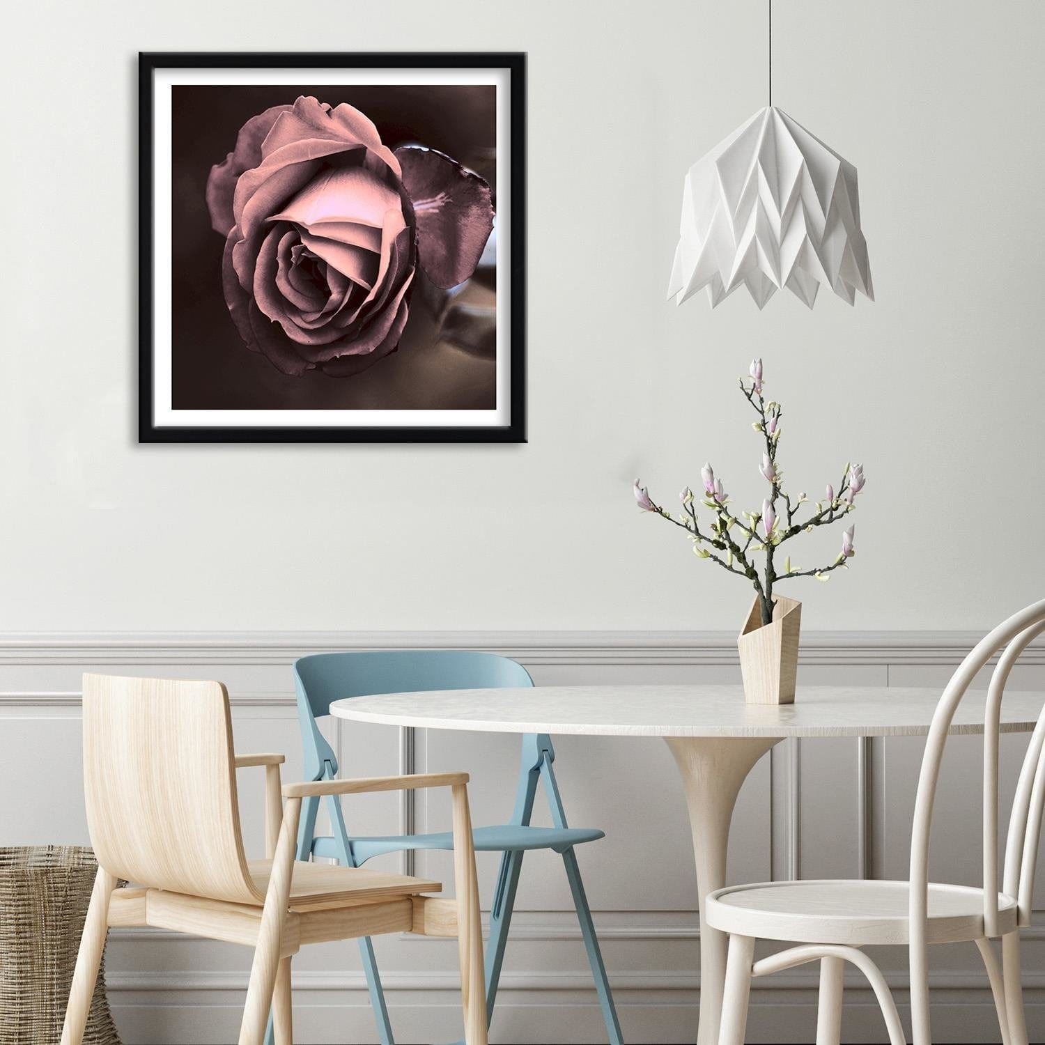 Glezna melnā rāmī - Beautiful Rose Home Trends