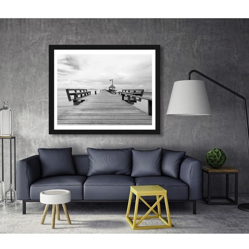 Glezna melnā rāmī - Benches on the pier Home Trends