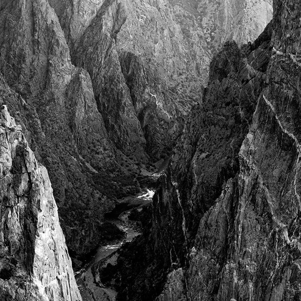 Glezna melnā rāmī - Black And White Mountain Landscape Home Trends