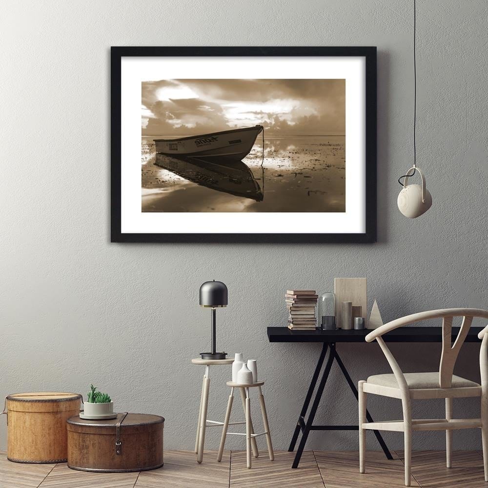 Glezna melnā rāmī - Boat On The Sea 1 Home Trends