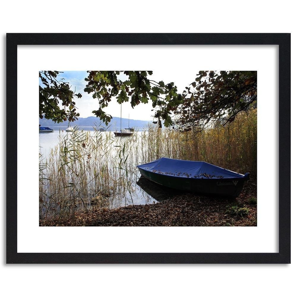 Glezna melnā rāmī - Boats On The Shore Of A Lake Home Trends