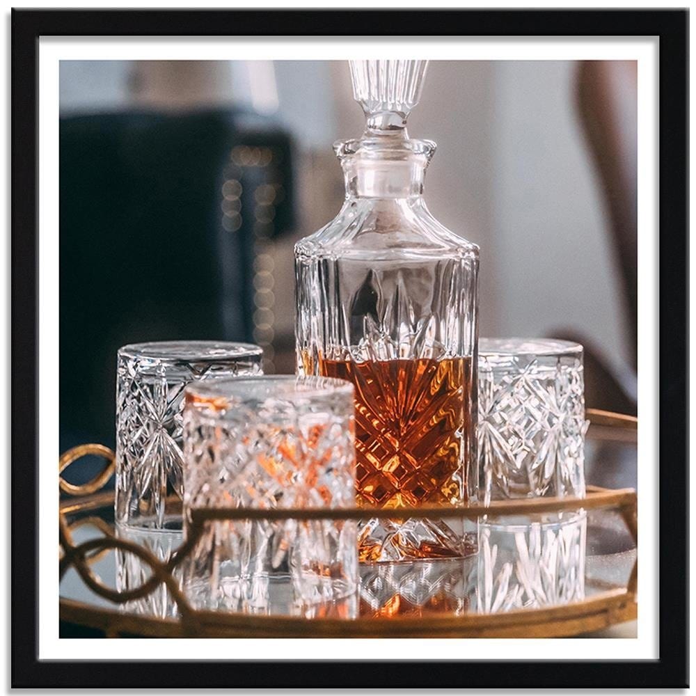 Glezna melnā rāmī - Bottle And Glasses Home Trends