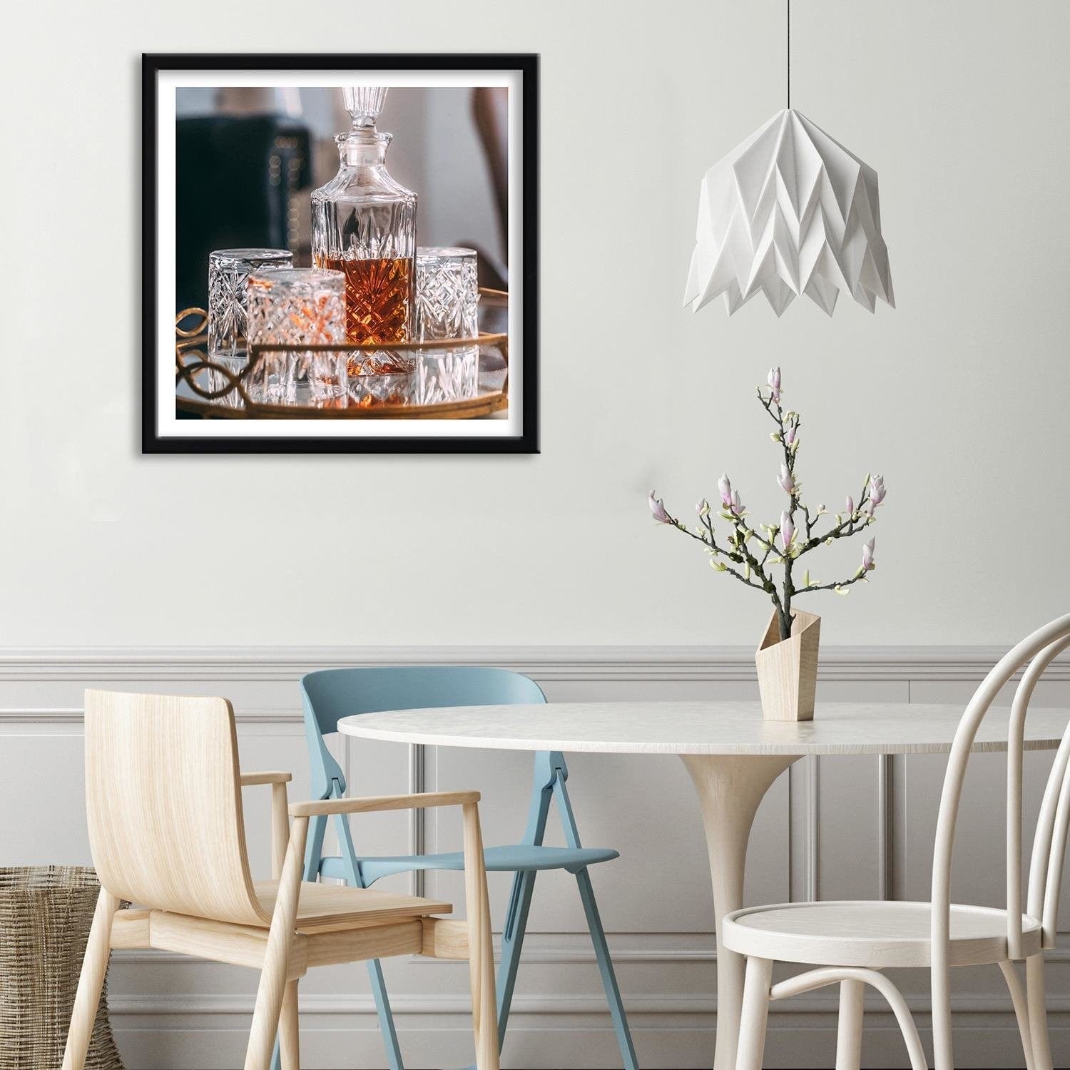 Glezna melnā rāmī - Bottle And Glasses Home Trends