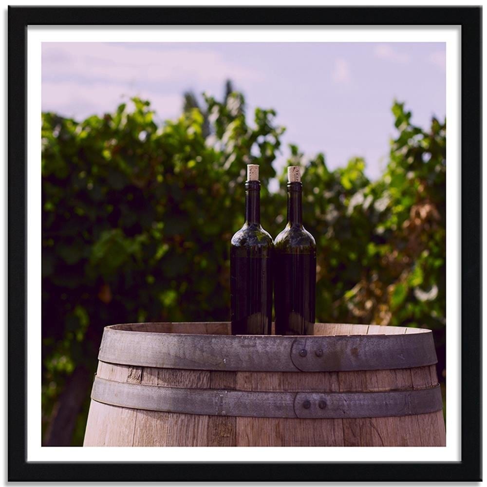 Glezna melnā rāmī - Bottles Of Wine On A Barrel Home Trends