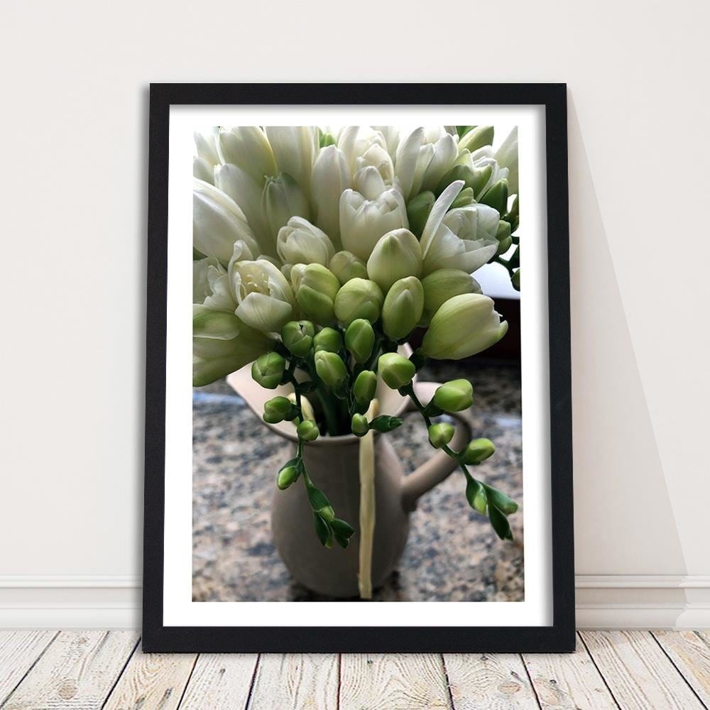 Glezna melnā rāmī - Bouquet Of Freesia Home Trends