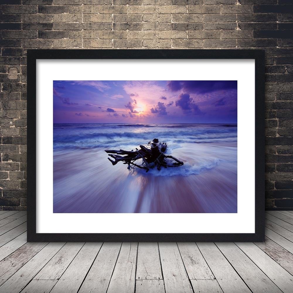 Glezna melnā rāmī - Branch On The Seashore Home Trends