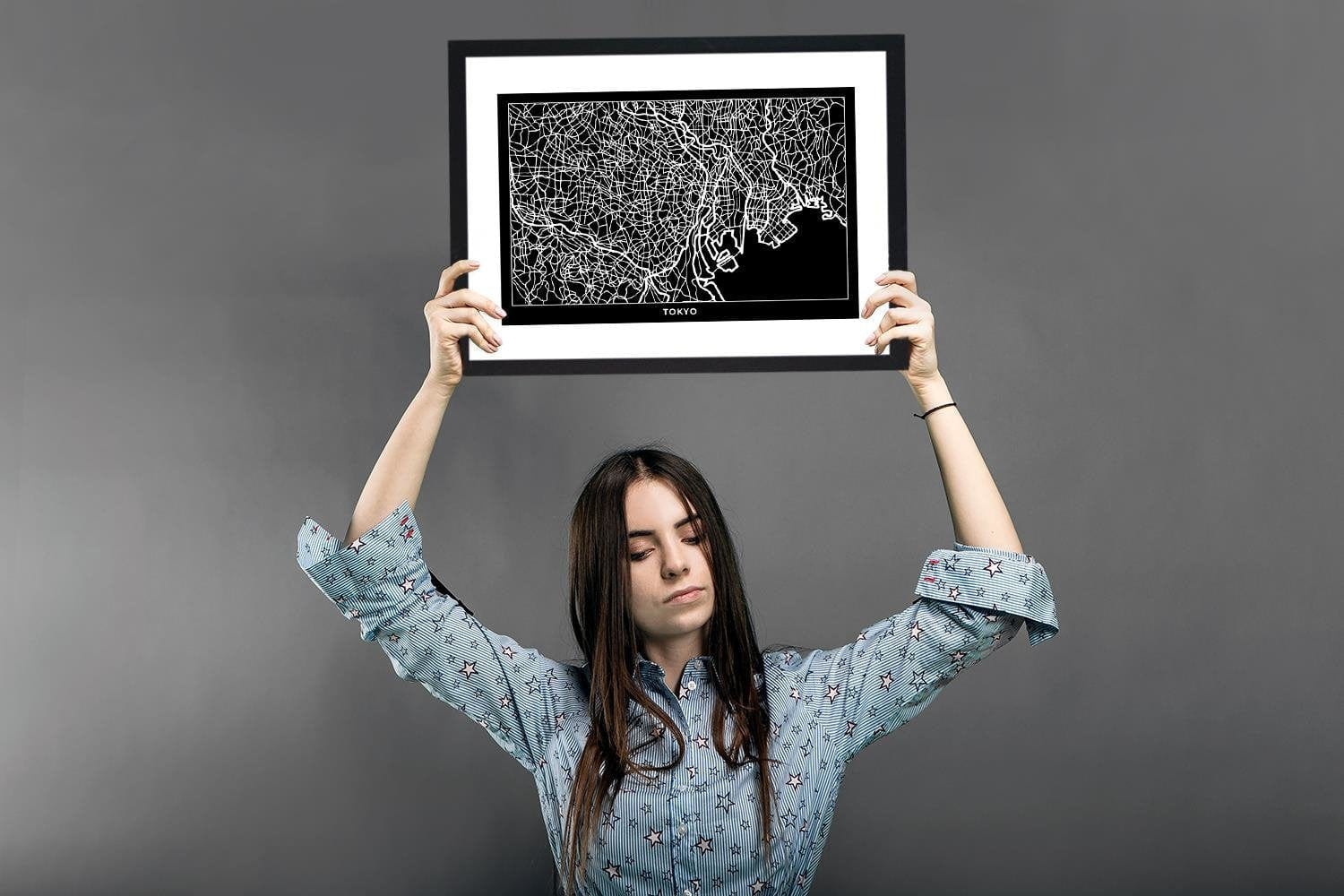 Glezna melnā rāmī - City Tokyo Home Trends