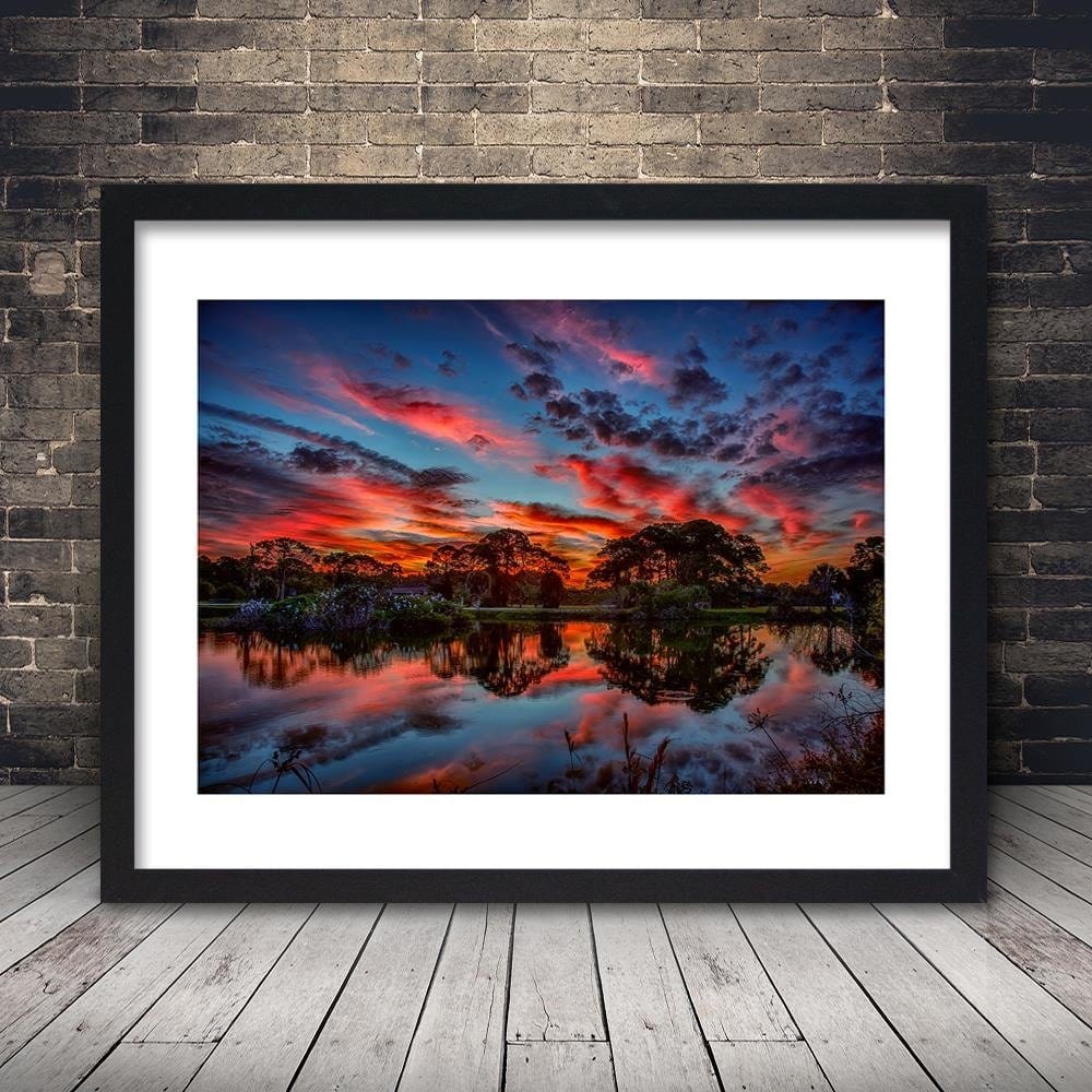 Glezna melnā rāmī - Clouds Over The Lake Home Trends