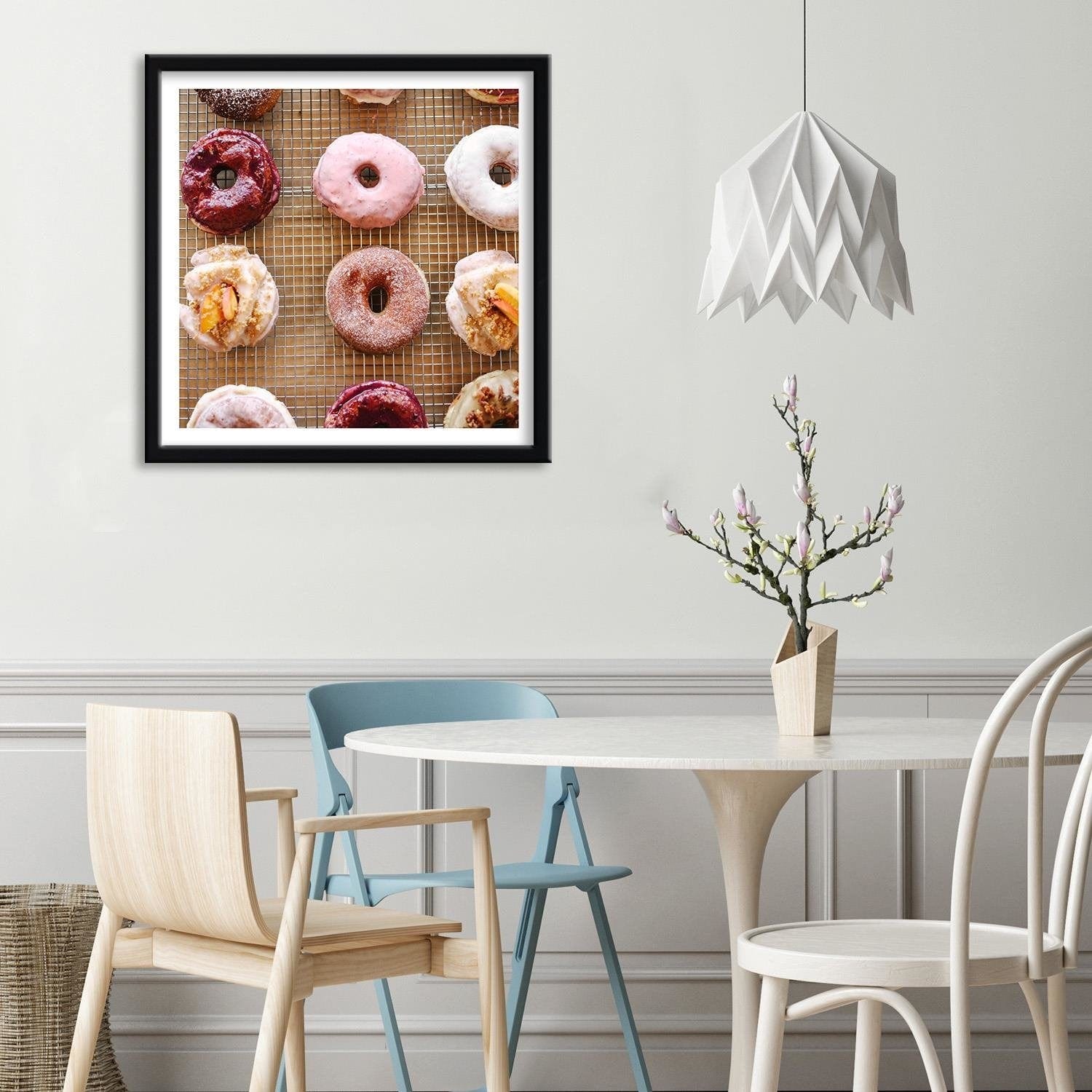Glezna melnā rāmī - Colored Donuts Home Trends