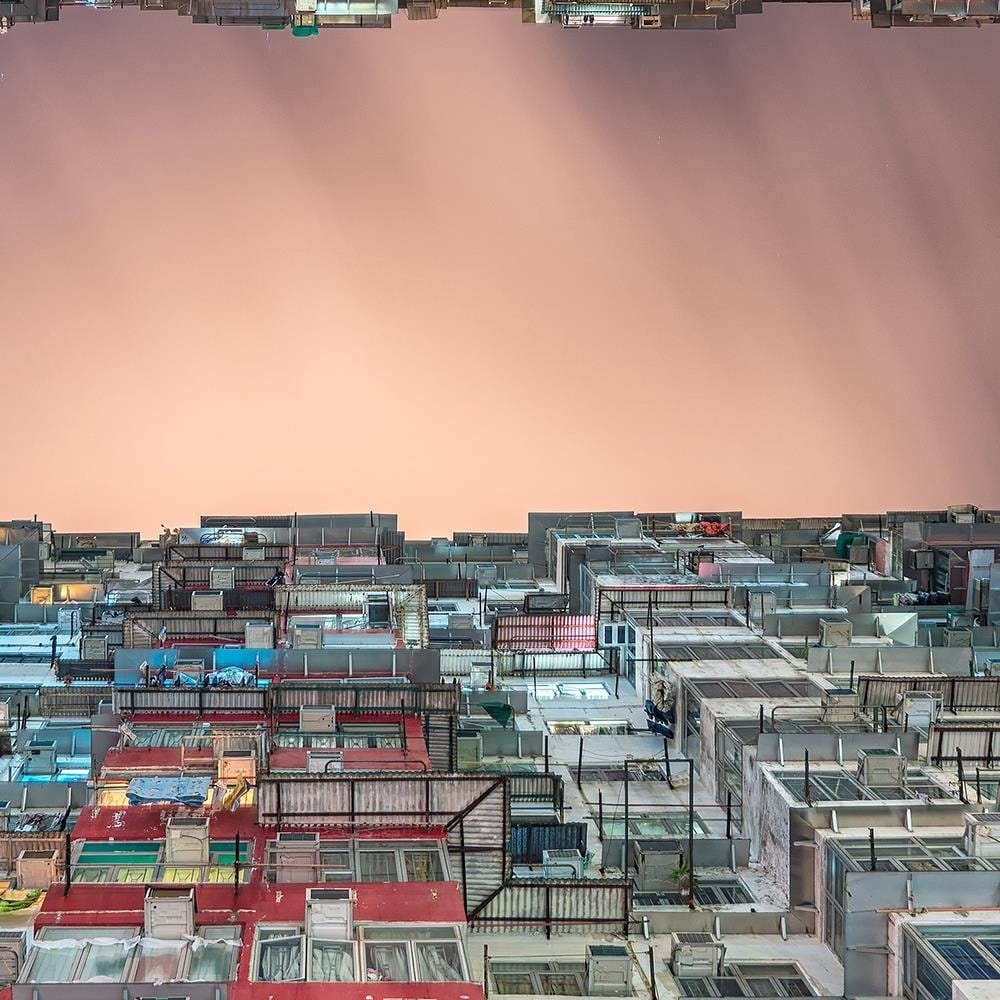 Glezna melnā rāmī - Colored Skyscrapers From The Bottom Home Trends