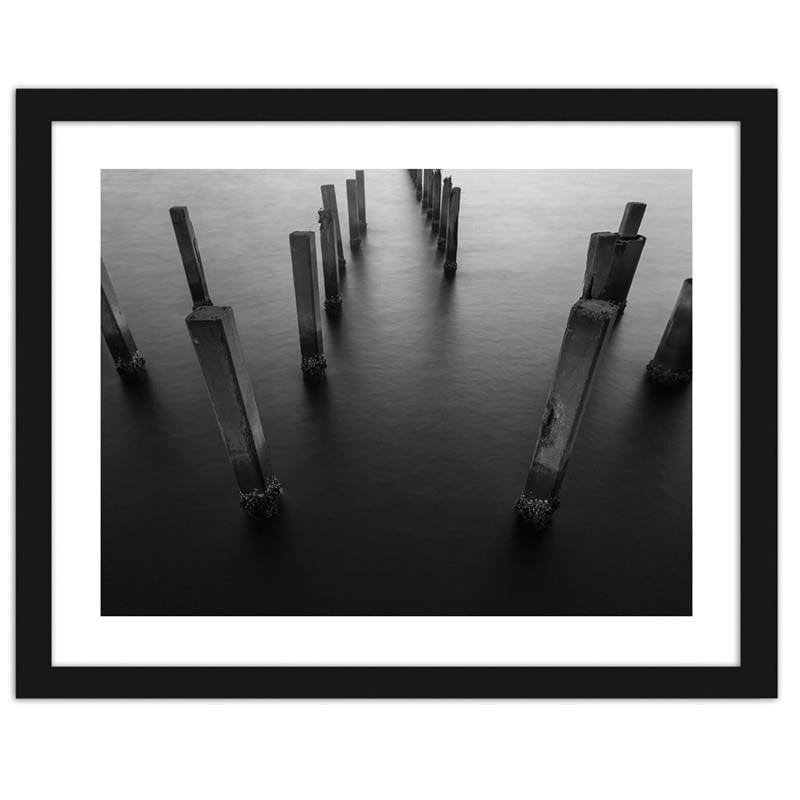 Glezna melnā rāmī - Concrete breakwaters 2 Home Trends