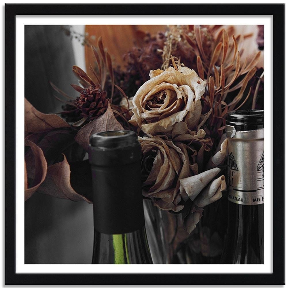 Glezna melnā rāmī - Dry Flowers And Bottles Of Wine Home Trends