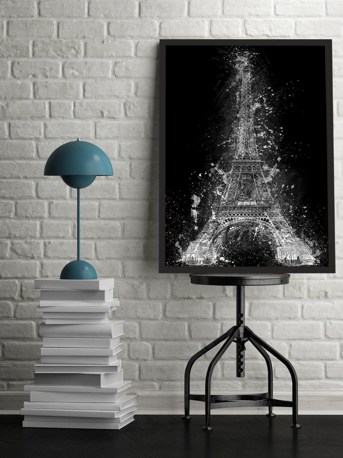 Glezna melnā rāmī - Eiffel Tower At Night Home Trends