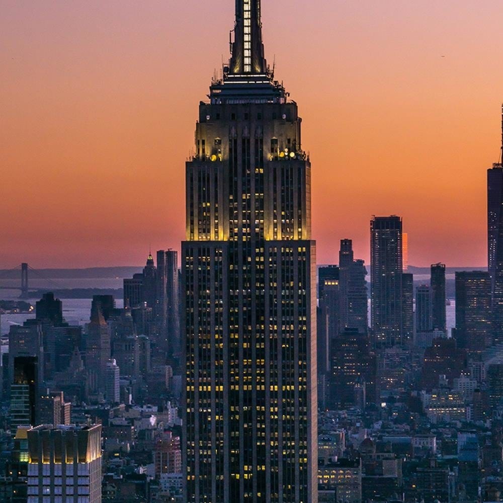 Glezna melnā rāmī - Empire State Building Home Trends