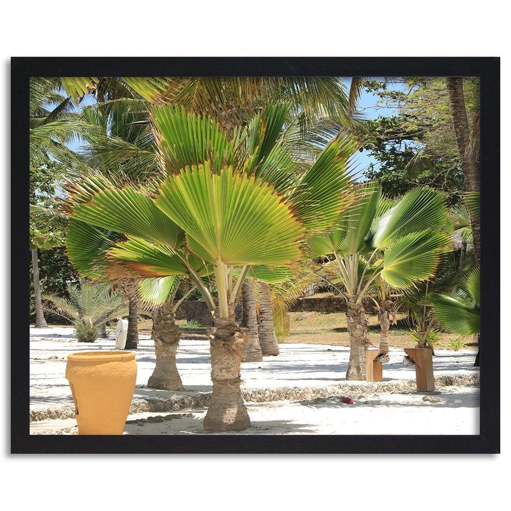 Glezna melnā rāmī - Exotic Beach Home Trends
