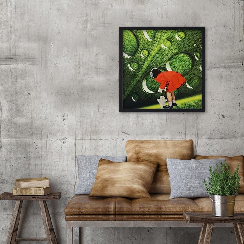 Glezna melnā rāmī - Girl In Red Garsonce Home Trends
