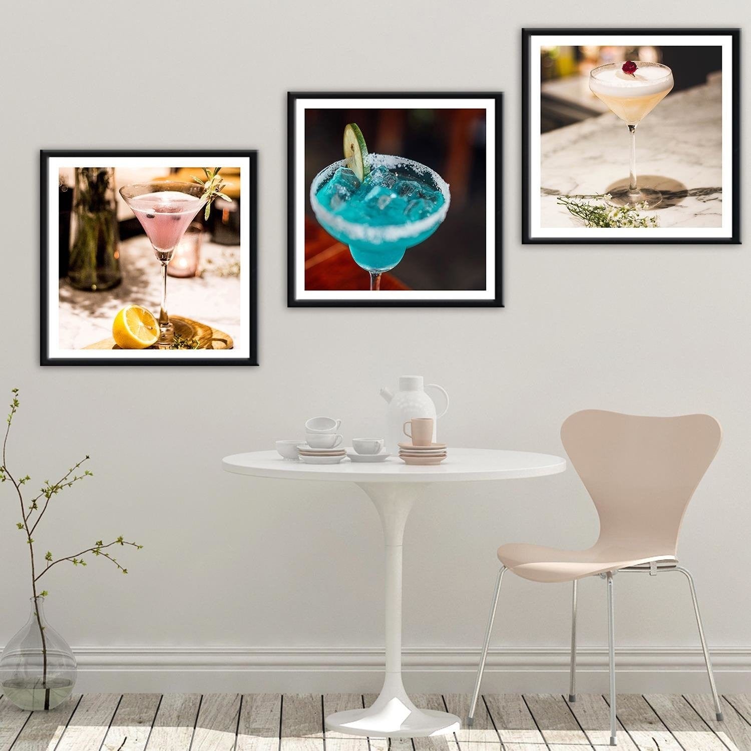 Glezna melnā rāmī - Glass Of Pink Drink Home Trends