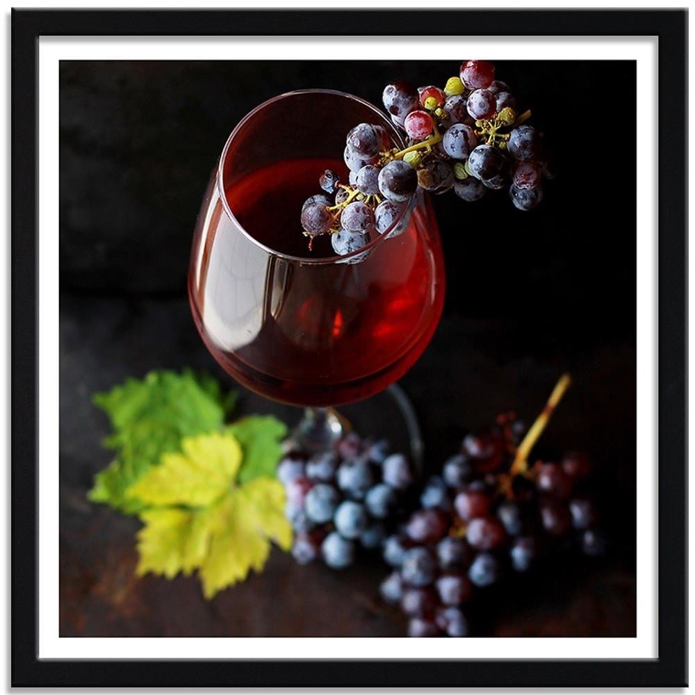 Glezna melnā rāmī - Glass Of Wine And Grapes Home Trends