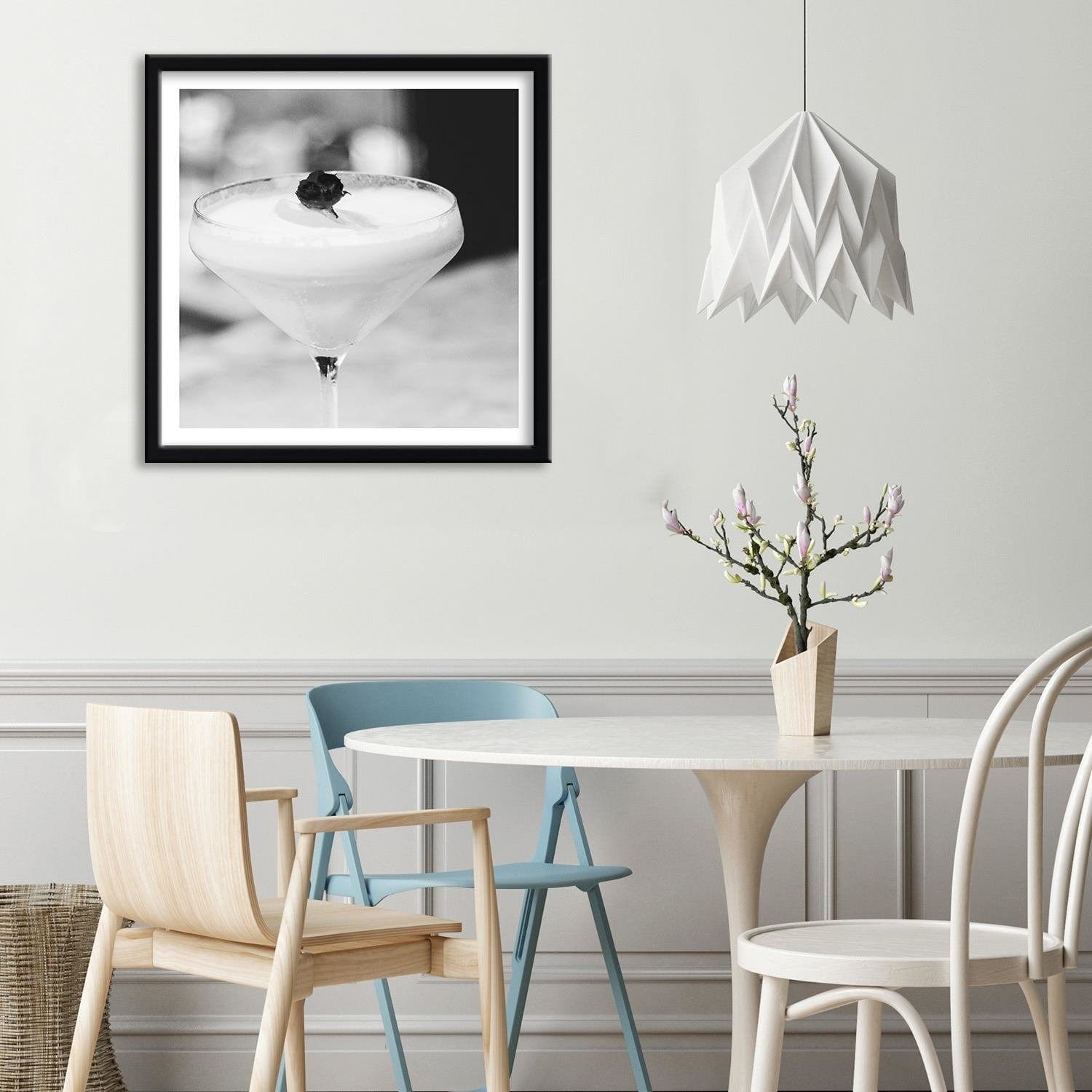 Glezna melnā rāmī - Glass With A Drink 2 Home Trends