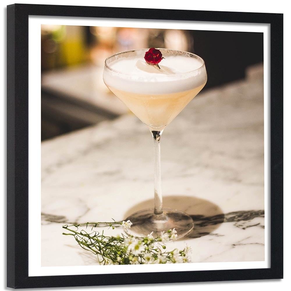 Glezna melnā rāmī - Glass With A Drink Home Trends