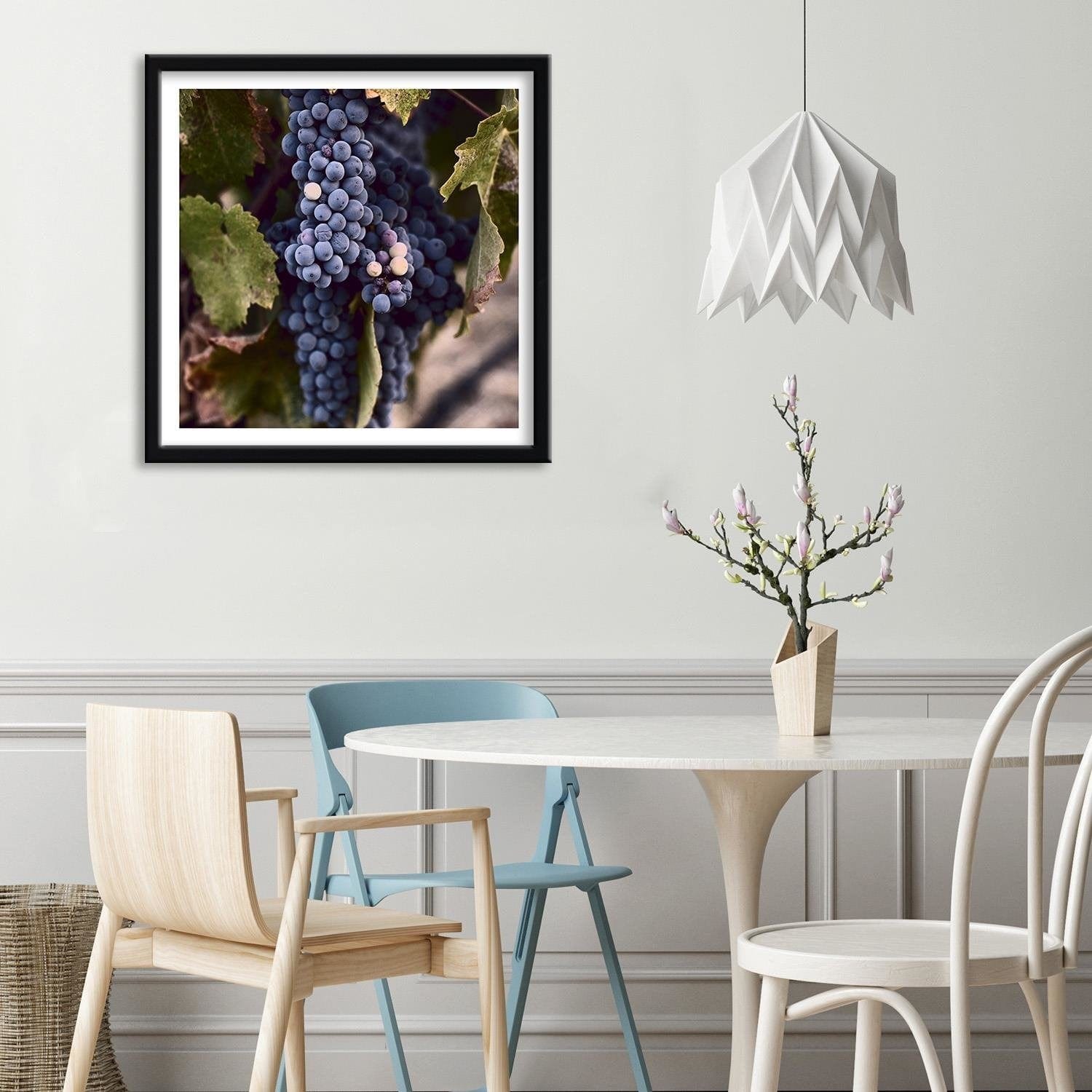 Glezna melnā rāmī - Grapes Home Trends