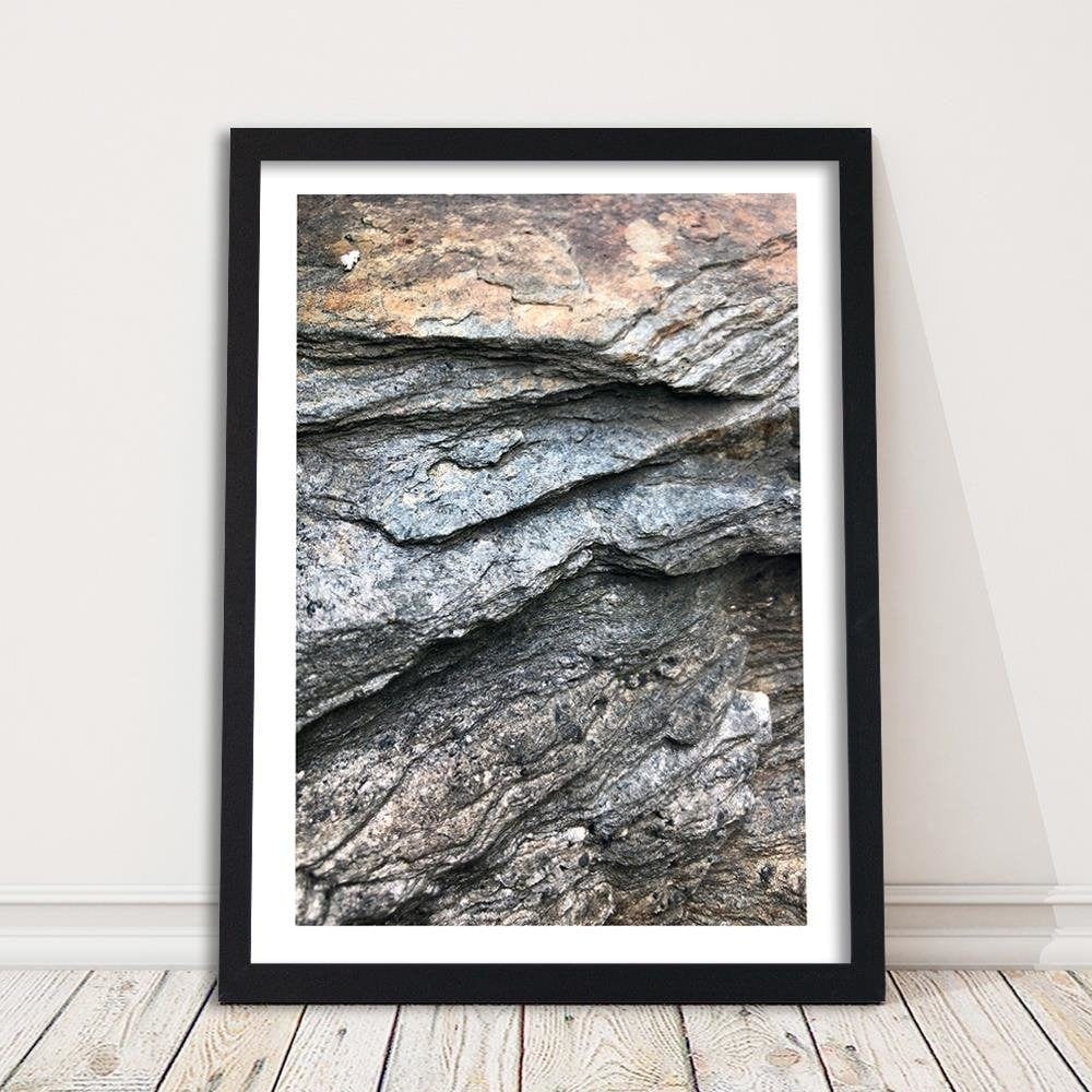 Glezna melnā rāmī - Gray Rocks Home Trends