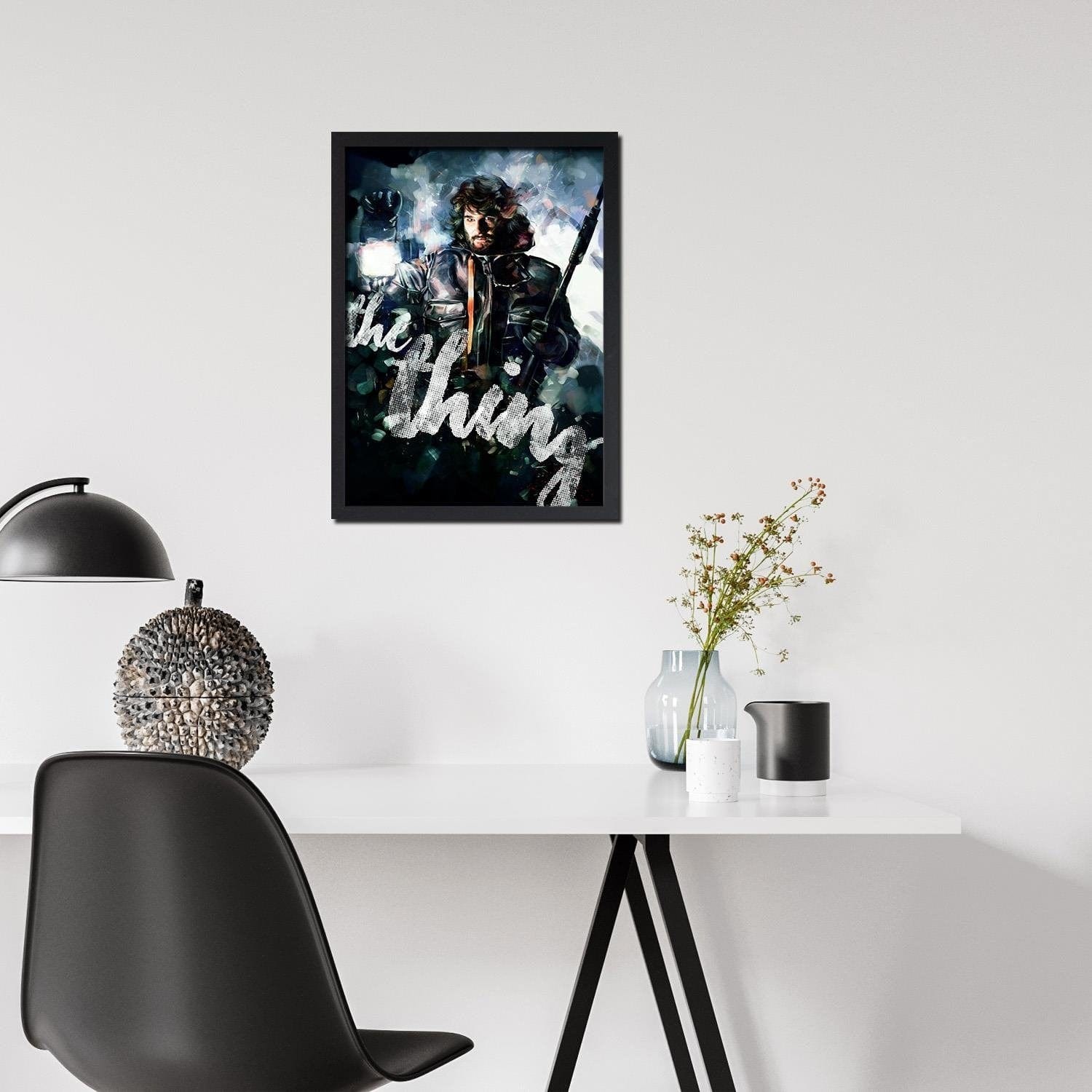 Glezna melnā rāmī - Horror Something Home Trends
