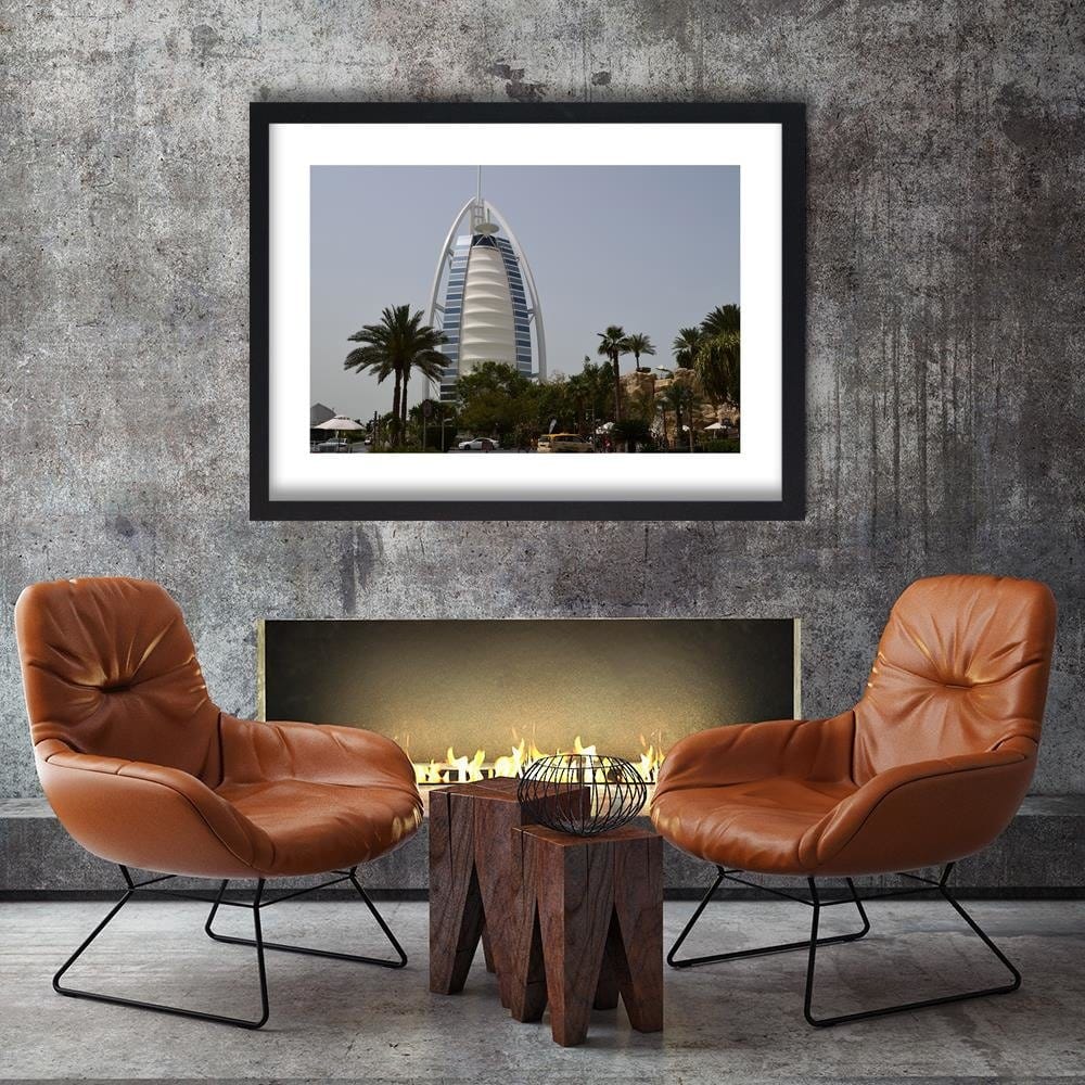 Glezna melnā rāmī - Hotel In Dubai Home Trends