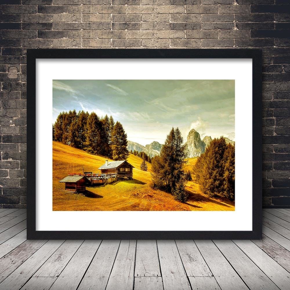 Glezna melnā rāmī - House In Mountains Home Trends