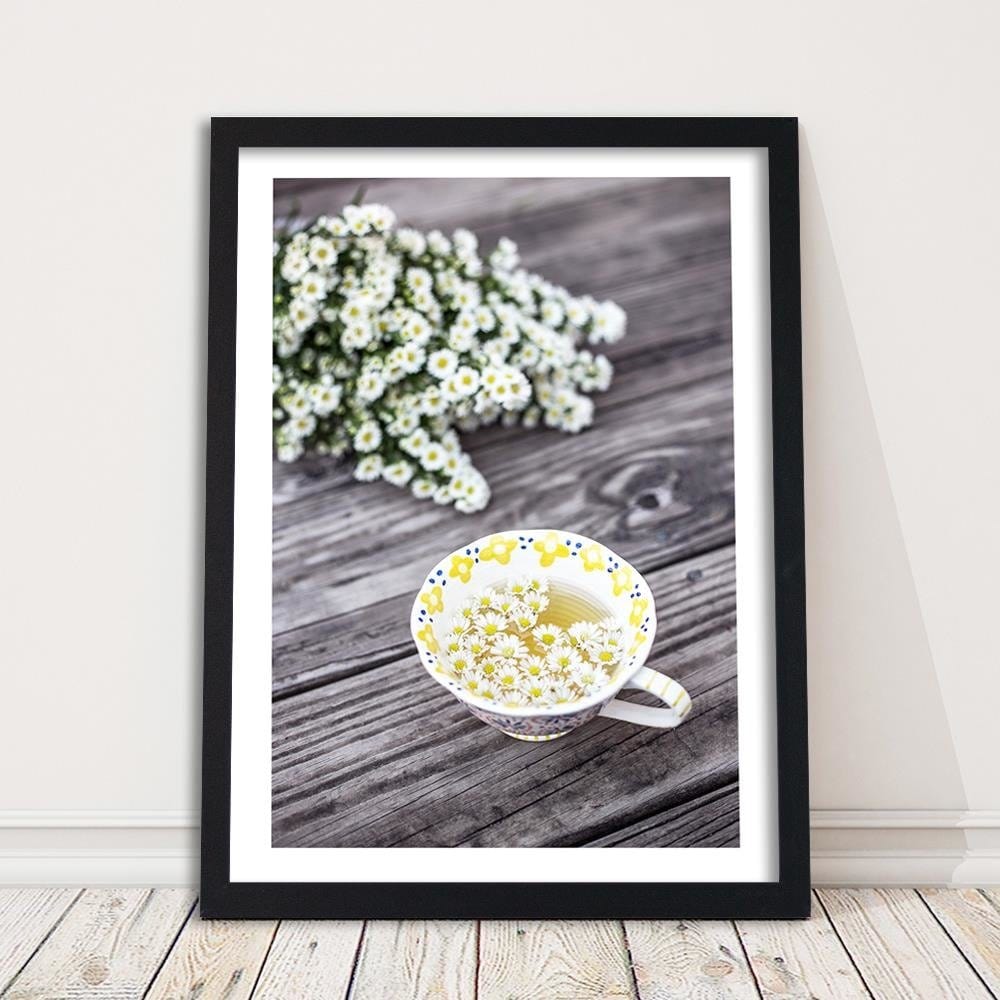 Glezna melnā rāmī - Infusion Of Chamomile Home Trends