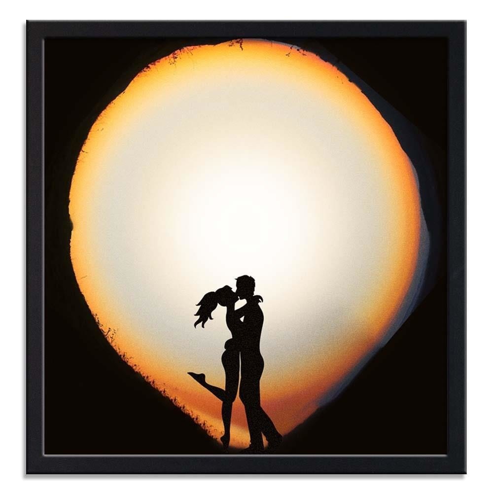 Glezna melnā rāmī - Kiss On A White Background Home Trends