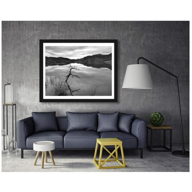 Glezna melnā rāmī - Konar by the lake Home Trends