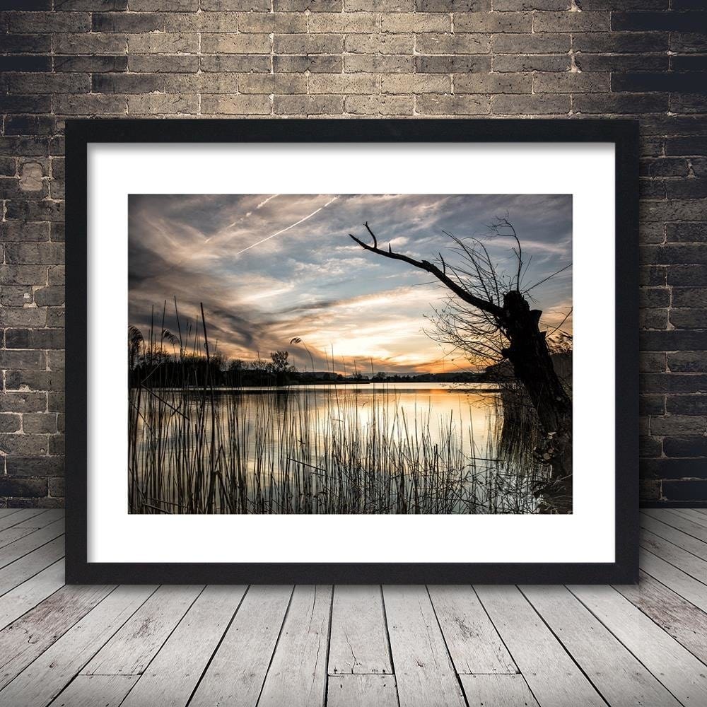 Glezna melnā rāmī - Lake At Dusk Home Trends