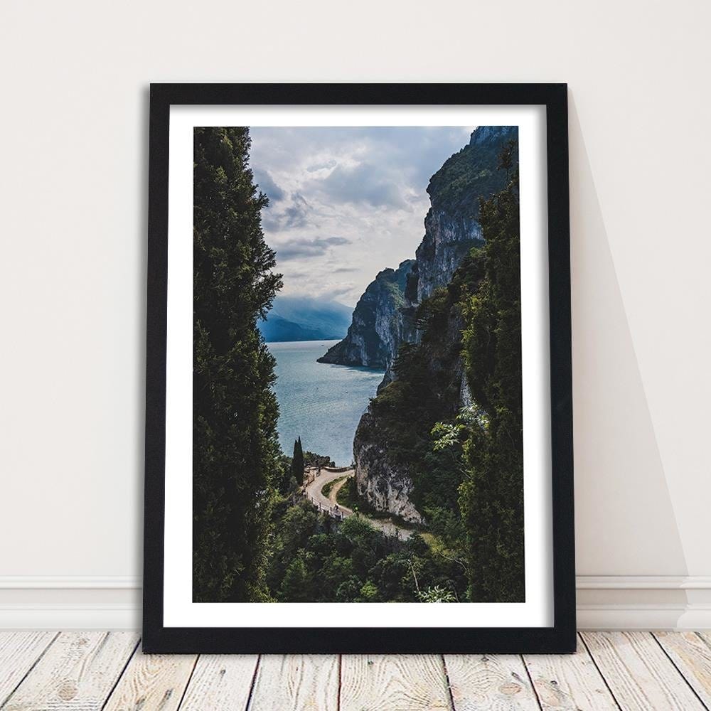 Glezna melnā rāmī - Lake In The Mountains Home Trends