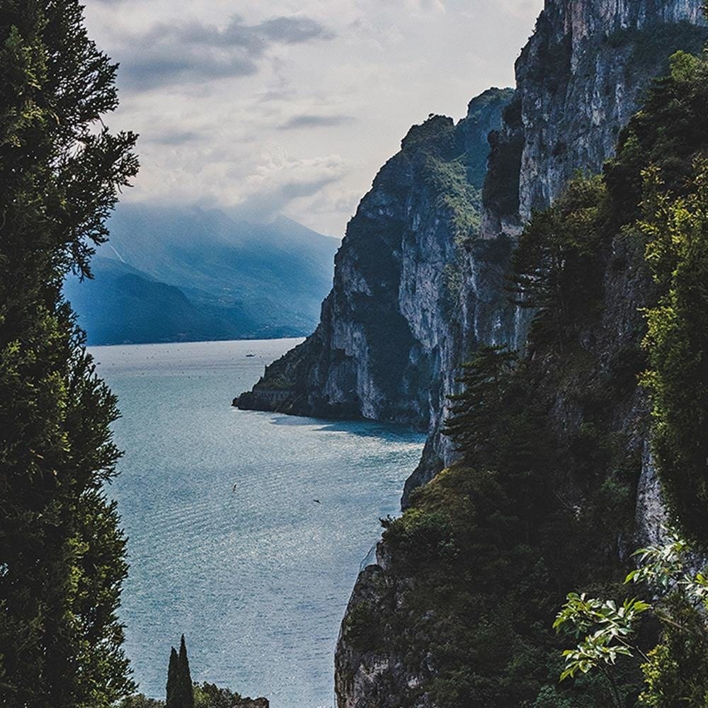 Glezna melnā rāmī - Lake In The Mountains Home Trends
