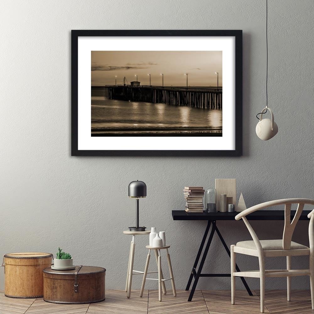Glezna melnā rāmī - Lanterns On The Pier 2 Home Trends