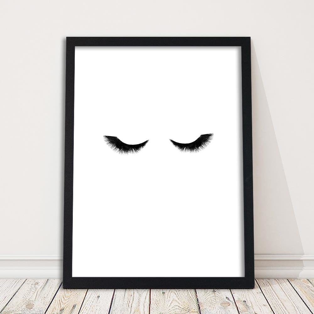 Glezna melnā rāmī - Long Eyelashes Home Trends