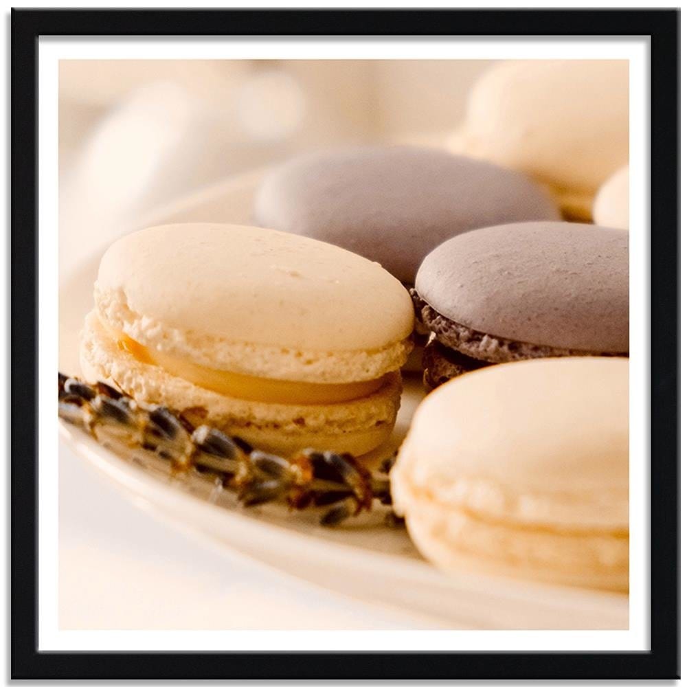 Glezna melnā rāmī - Macaroons On A Plate Home Trends