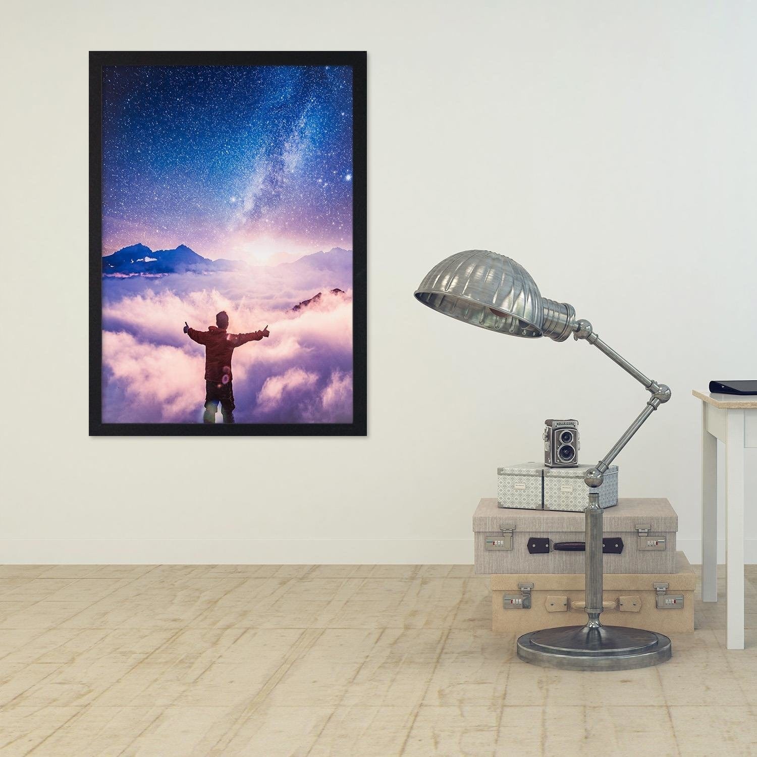 Glezna melnā rāmī - Man And The Galaxy Home Trends